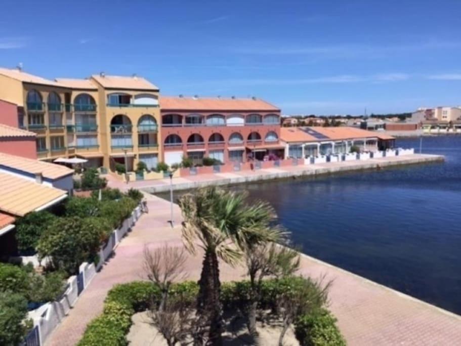 Apartment Joli Les Pieds Dans L'eau,terrasse Et Clim